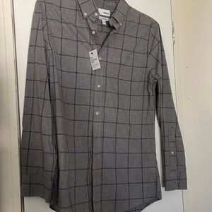 Sonoma button down collared shirt with pocket